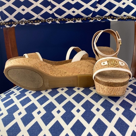 White cork Tommy Hilfiger ankle strap platforms cork wedges heeled sandals Sz 10 - Picture 2 of 13